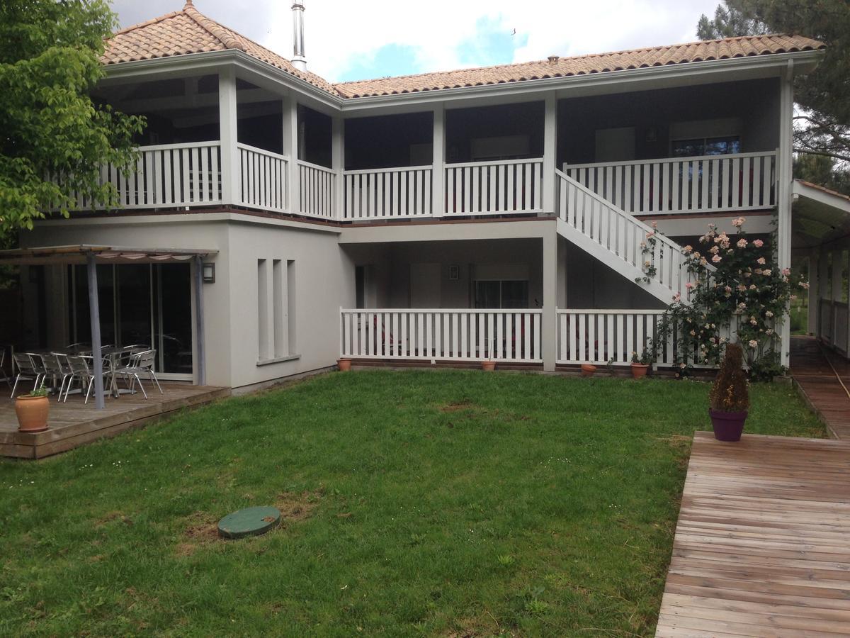 Domaine De Giron Moulis-en-Médoc Exterior foto